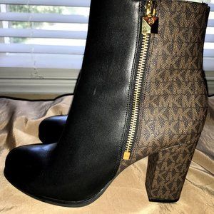 michael kors signature boots
